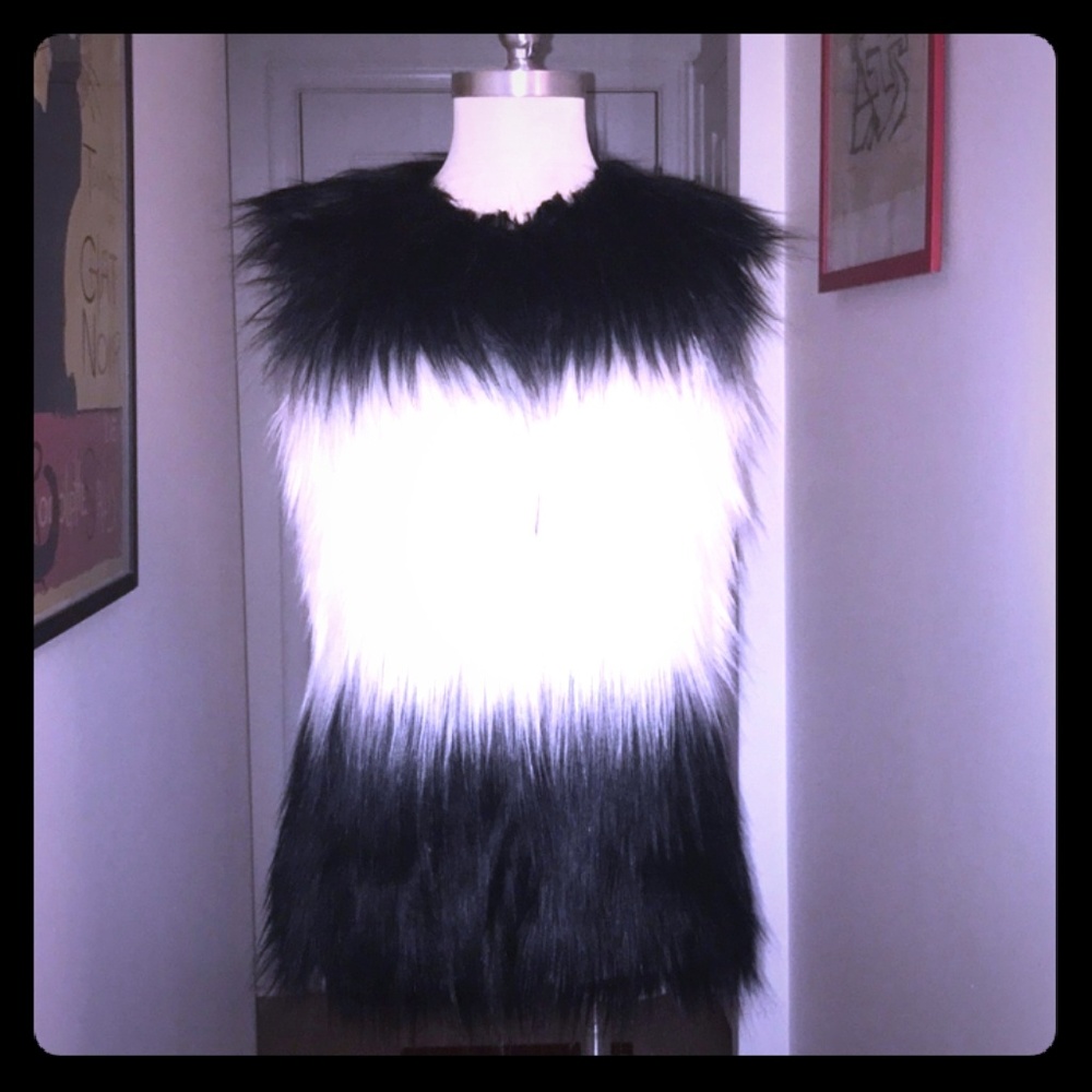 Design Lab Faux Fur Vest (Black & White) S